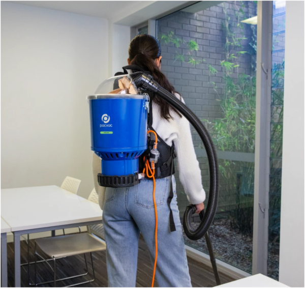 Pacvac Superpro micron 700 backpack vacuum cleaner with HEPA filter - Image 2