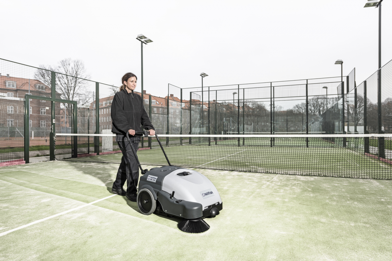 Nilfisk SW750 Walk Behind Battery Powered Sweeper